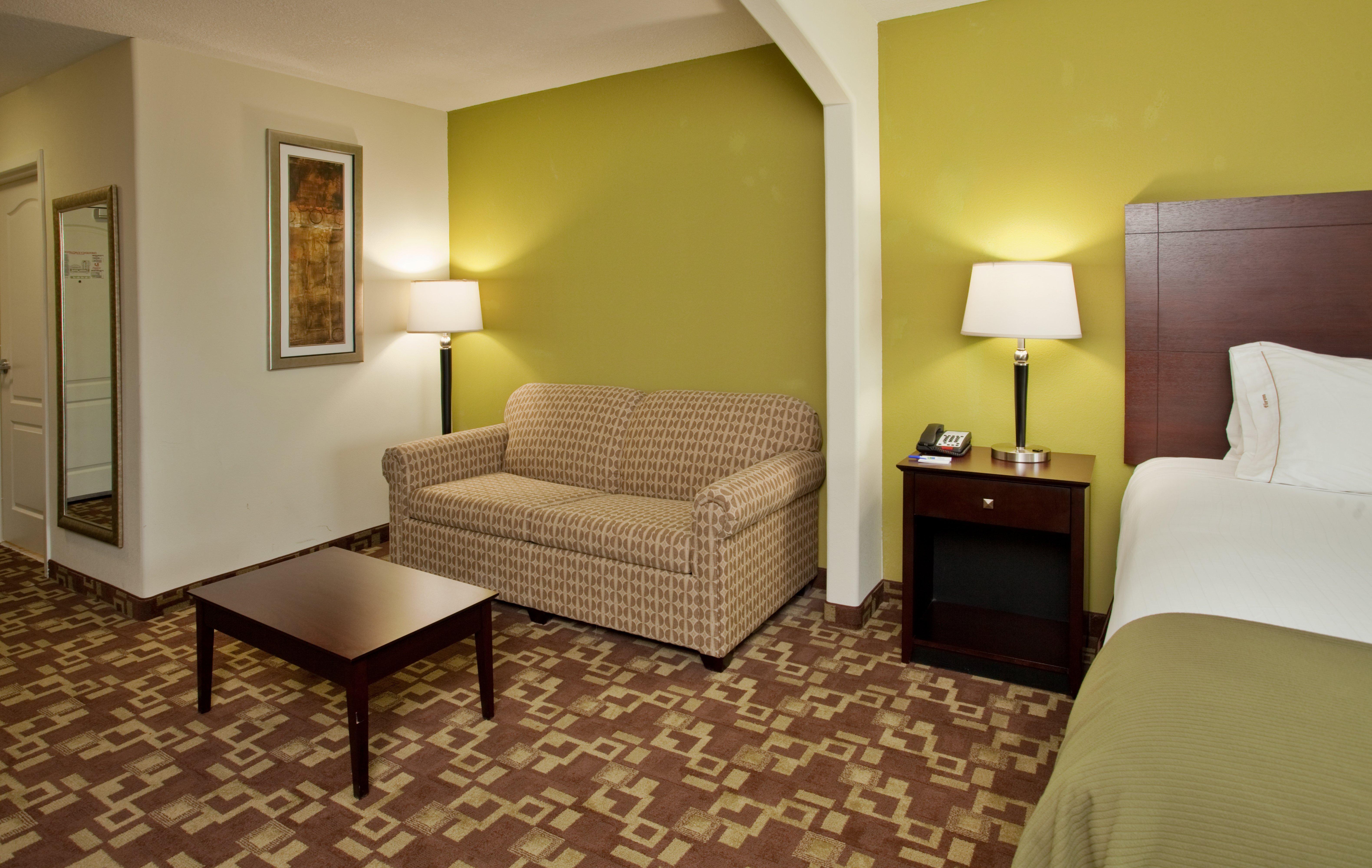 Holiday Inn Express Hotel & Suites Kansas City Sports Complex By Ihg Exteriör bild
